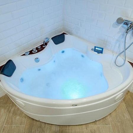 El Triangulo Del Arte - Jacuzzi Lägenhet Madrid Exteriör bild