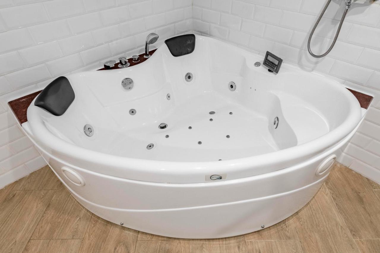 El Triangulo Del Arte - Jacuzzi Lägenhet Madrid Exteriör bild