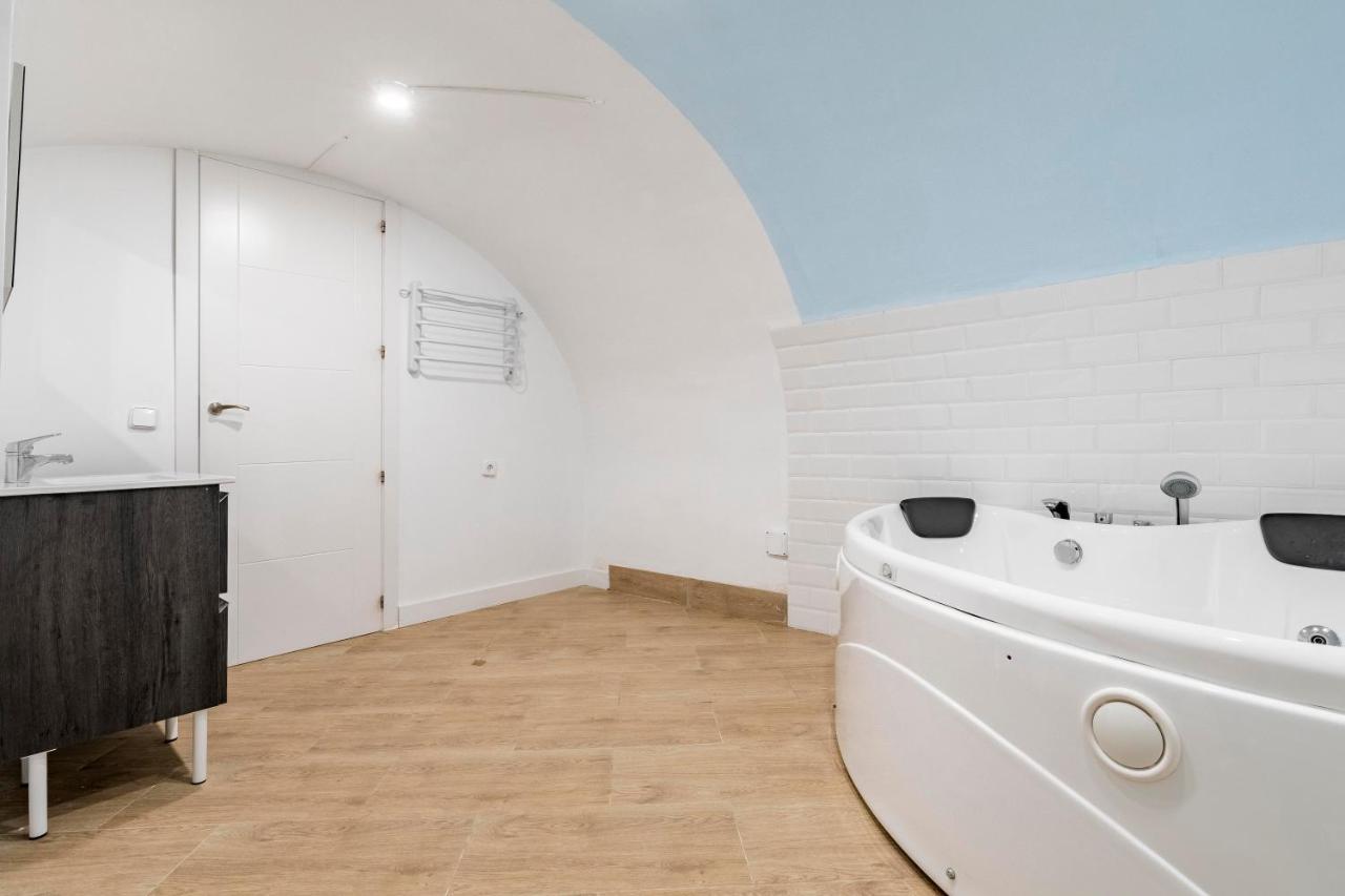 El Triangulo Del Arte - Jacuzzi Lägenhet Madrid Exteriör bild