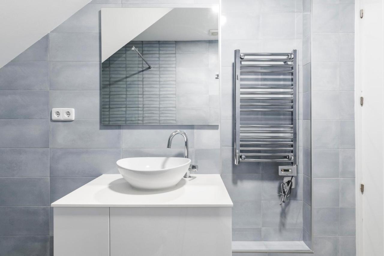 El Triangulo Del Arte - Jacuzzi Lägenhet Madrid Exteriör bild
